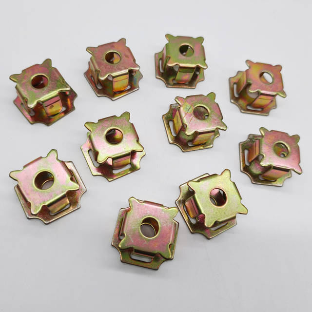 Abrazadera de malla de cuerda de alambre con clip de red de cuerda de alambre de acero galvanizado a precio de fábrica